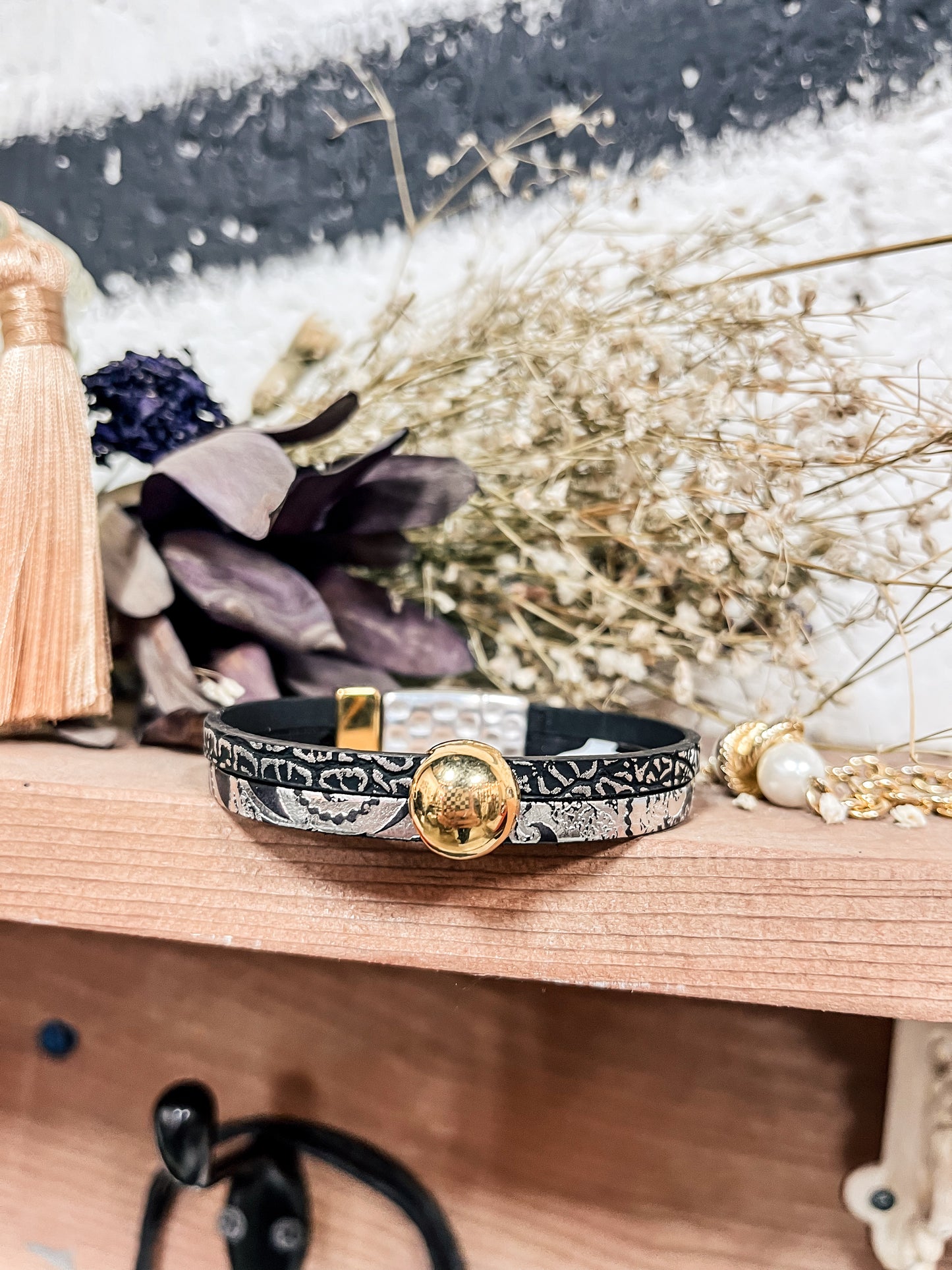 “Treasure” Leather Bracelet