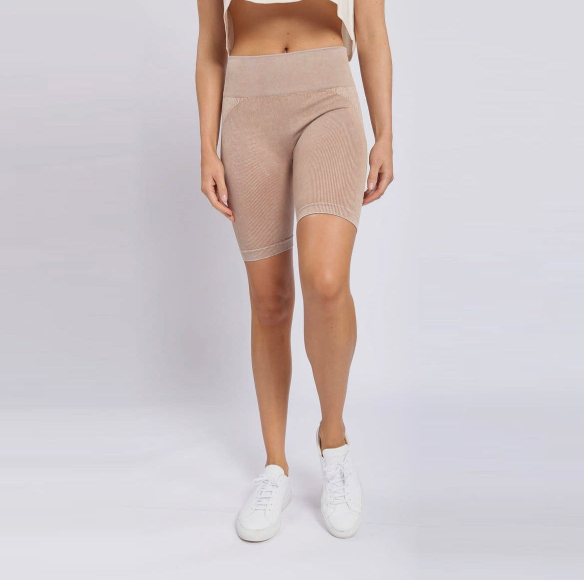 Mineral Washed Ribbed Biker Shorts l